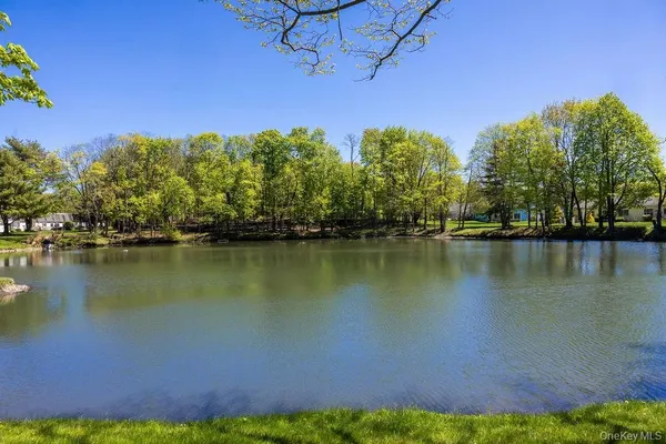 Property Slideshow image 3 of 26 | 604 cabot ct 604, Smithtown, NY, 11780