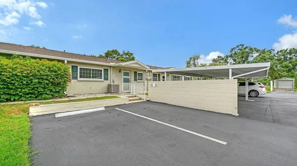 Property Slideshow image 2 of 38 | 2436 golf course dr 707, Sarasota, FL, 34234