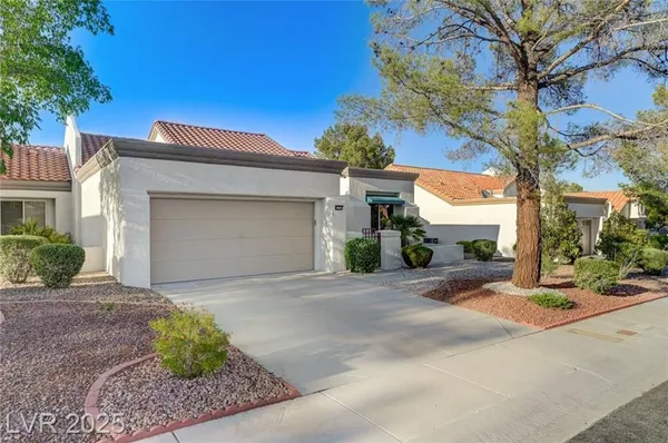 Property Slideshow image 3 of 75 | 9308 quail ridge dr, Las Vegas, NV, 89134