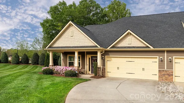 Property Slideshow image 2 of 32 | 108 damsire ct, Mooresville, NC, 28115