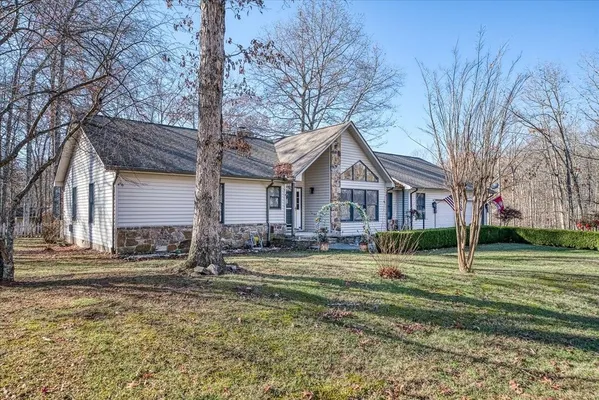 Property Slideshow image 3 of 15 | 118 glenwood dr, Crossville, TN, 38558