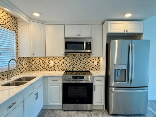 Property Slideshow image 3 of 35 | 4650 cove cir apt 108, St Petersburg, FL, 33708