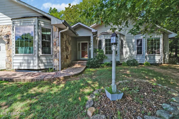 Property Slideshow image 3 of 51 | 143 sugarbush cir, Crossville, TN, 38558