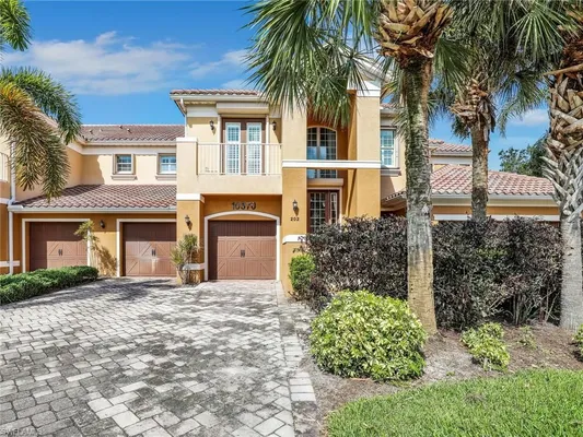 Property Slideshow image 3 of 43 | 10370 glastonbury cir 202, Fort Myers, FL, 33913