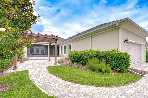 Property Slideshow image 2 of 39 | 6005 sparrowhead way, Lithia, FL, 33547