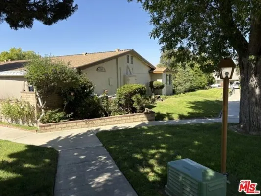 Property Slideshow image 3 of 14 | 26833 avenue of the oaks a, Newhall, CA, 91321