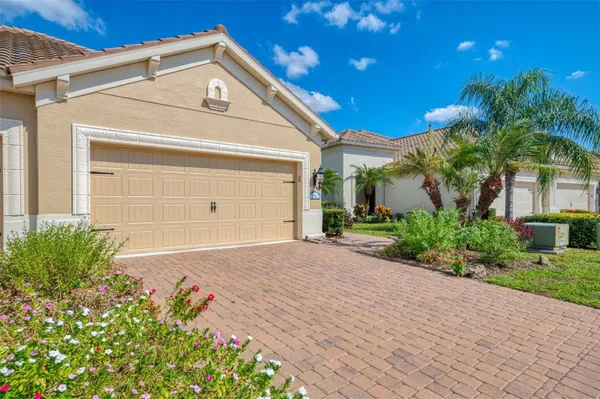 Property Slideshow image 3 of 100 | 11512 okaloosa dr, Venice, FL, 34293