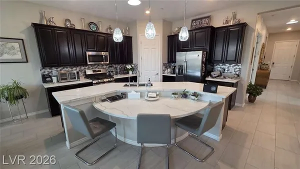 Property Slideshow image 3 of 33 | 652 longfeather st, Henderson, NV, 89011