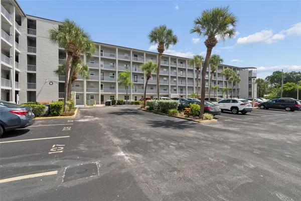 Property Slideshow image 2 of 29 | 3074 lake bayshore dr o-120, Bradenton, FL, 34205