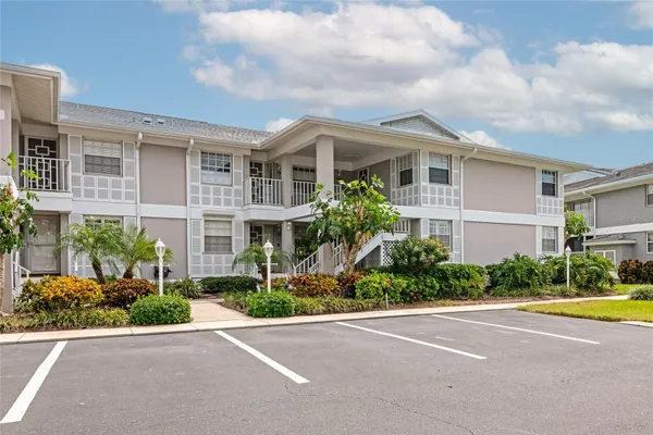 Property Slideshow image 2 of 52 | 1145 edgewater cir # 1145, Bradenton, FL, 34209