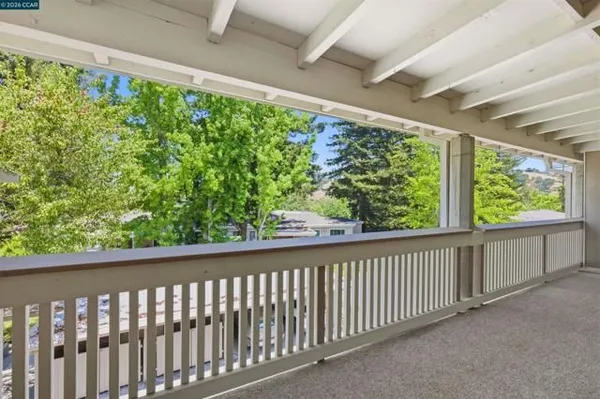 Property Slideshow image 2 of 10 | 1400 ptarmigan dr 5, Walnut Creek, CA, 94595