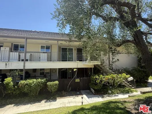 Property Slideshow image 2 of 8 | 22961 nadine cir b, Torrance, CA, 90505