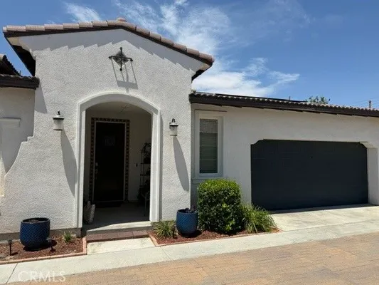 Property Slideshow image 2 of 8 | 4531 s luna privado, Ontario, CA, 91761