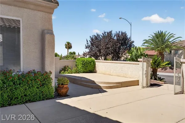 Property Slideshow image 3 of 33 | 2389 black river falls dr, Henderson, NV, 89044