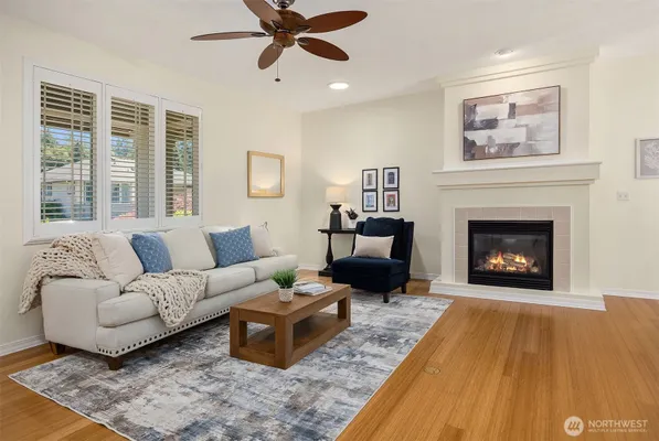 Property Slideshow image 3 of 22 | 13273 sun break way, Redmond, WA, 98053