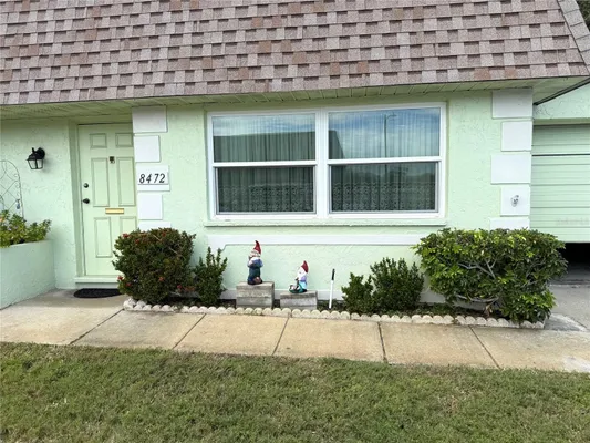 Property Slideshow image 2 of 13 | 8472 deauville n # 8472, Pinellas Park, FL, 33781