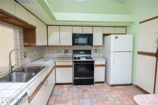 Property Slideshow image 3 of 22 | 5204 las cruces dr, Las Vegas, NV, 89130