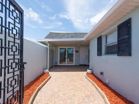 Property Slideshow image 3 of 54 | 295 boca ciega point blvd, St Petersburg, FL, 33708