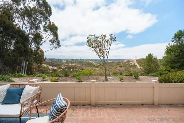 Property Slideshow image 3 of 49 | 245 fairlee ln, Encinitas, CA, 92024