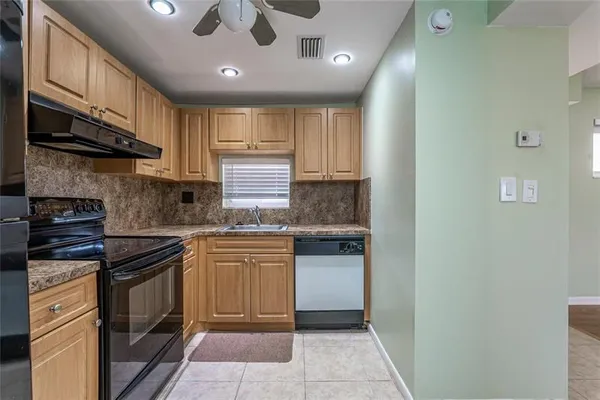 Property Slideshow image 2 of 57 | 9720 s hollybrook lake dr 205, Pembroke Pines, FL, 33025