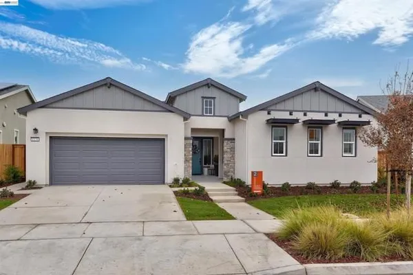 Property Slideshow image 2 of 55 | 1371 crescent ave, Manteca, CA, 95336