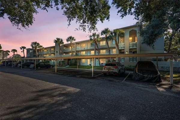 Property Slideshow image 3 of 72 | 841 patricia ave 306, Dunedin, FL, 34698