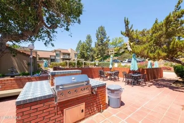 Property Slideshow image 2 of 34 | 460 arbor lane ct 203, Thousand Oaks, CA, 91360
