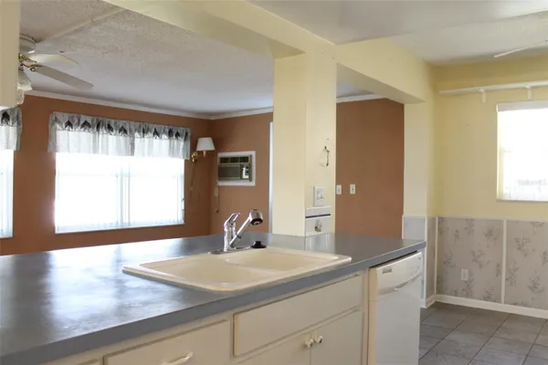 Property Slideshow image 3 of 25 | 4251 100th ave, Pinellas Park, FL, 33782