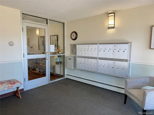 Property Slideshow image 3 of 40 | 715 s alton way 4b, Denver, CO, 80247