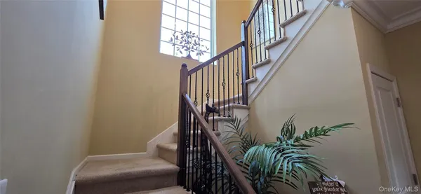 Property Slideshow image 3 of 48 | 17 greentree ct, Brookhaven, NY, 11967