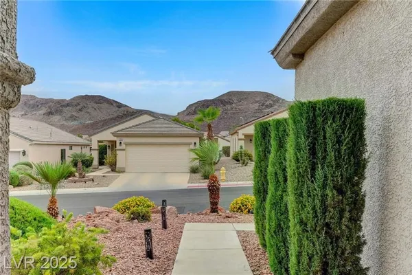 Property Slideshow image 3 of 93 | 2160 tiger links dr, Henderson, NV, 89012