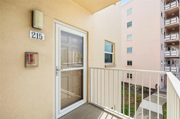 Property Slideshow image 3 of 39 | 6075 shore blvd 215, Gulfport, FL, 33707