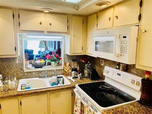 Property Slideshow image 3 of 23 | 7850 w mcnab rd 301, Tamarac, FL, 33321