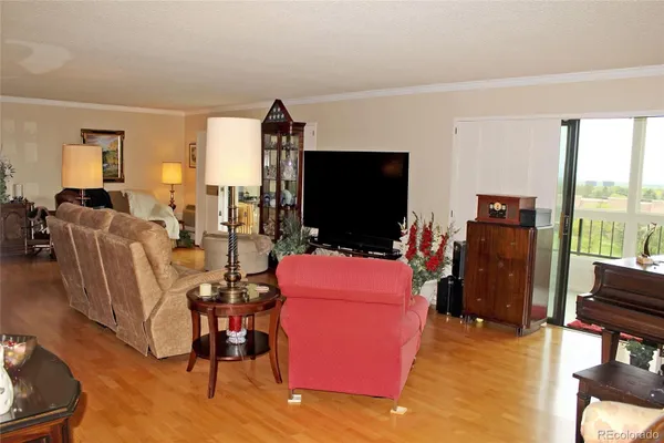 Property Slideshow image 3 of 36 | 13931 e marina dr 612, Aurora, CO, 80014