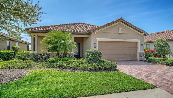 Property Slideshow image 2 of 92 | 6517 willowshire way, Bradenton, FL, 34212