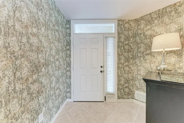 Property Slideshow image 3 of 43 | 119 woodbridge dr 103, Venice, FL, 34293