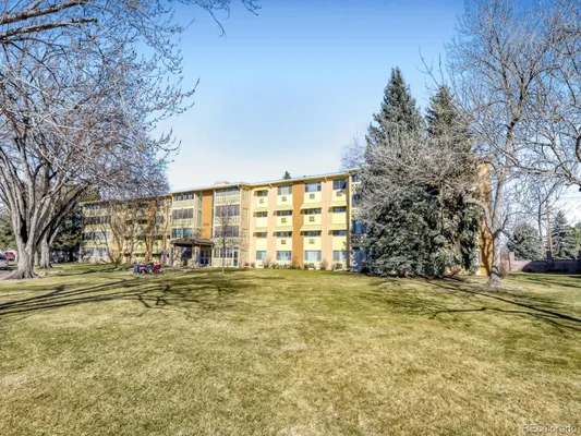 Property Slideshow image 2 of 33 | 650 s clinton st 5c, Denver, CO, 80247