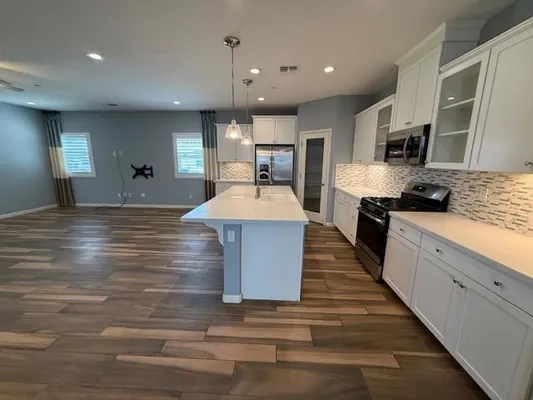 Property Slideshow image 3 of 15 | 830 auction st, Los Banos, CA, 93635