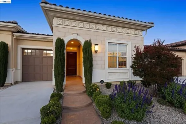 Property Slideshow image 2 of 50 | 1601 chianti ln, Brentwood (Cc), CA, 94513