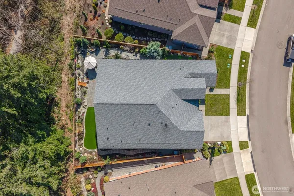 Property Slideshow image 2 of 40 | 14907 183rd ave, Bonney Lake, WA, 98391