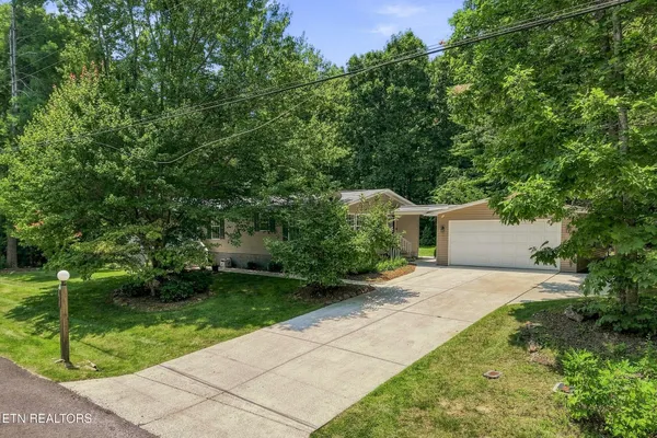 Property Slideshow image 3 of 47 | 128 prestonwood dr, Crossville, TN, 38558