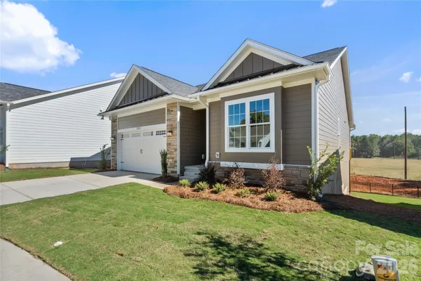 Property Slideshow image 2 of 44 | 2085 bonds ln 26, Fort Mill, SC, 29715