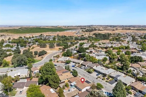 Property Slideshow image 2 of 25 | 1719 lark ellen dr, Paso Robles, CA, 93446
