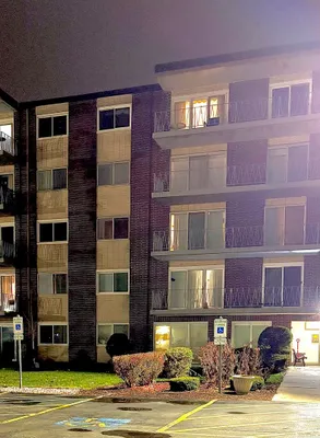 Property Slideshow image 2 of 19 | 2900 maple ave 24a, Downers Grove, IL, 60515