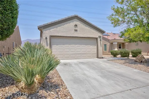 Property Slideshow image 3 of 32 | 2320 willow wren dr, North Las Vegas, NV, 89084