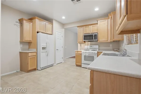 Property Slideshow image 3 of 34 | 3872 paint ct, Las Vegas, NV, 89122