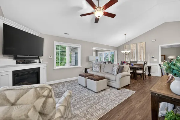 Property Slideshow image 2 of 34 | 2045 somerset ln 2045, Sycamore, IL, 60178