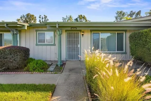 Property Slideshow image 2 of 34 | 4440 skimmer way, Oceanside, CA, 92057