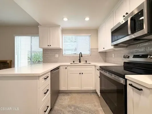 Property Slideshow image 3 of 30 | 224 oakleaf dr apt 103, Thousand Oaks, CA, 91360