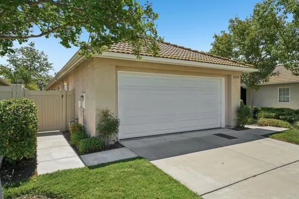 Property Slideshow image 2 of 50 | 23979 via astuto, Murrieta, CA, 92562